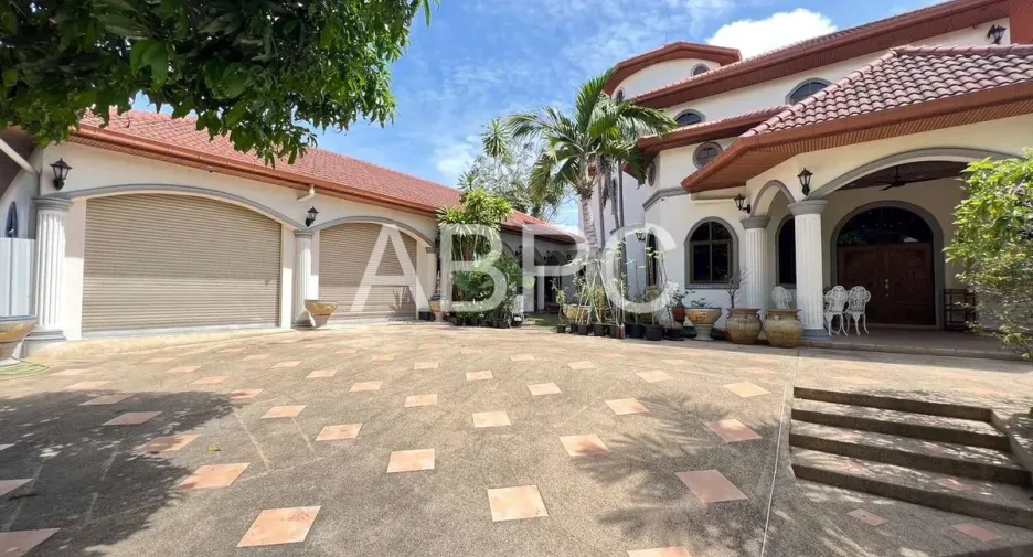 Haus zur Miete mit 5 Zimmer in Ban Bueng, Chonburi