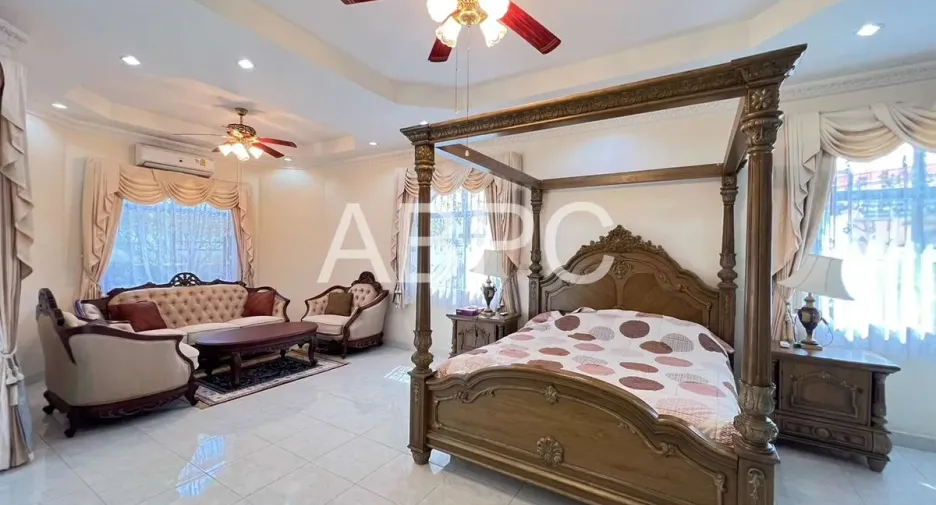 Haus zur Miete mit 5 Zimmer in Ban Bueng, Chonburi