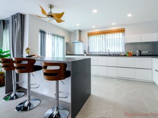 For sale 5 bedrooms house in Bang Lamung, Chonburi
