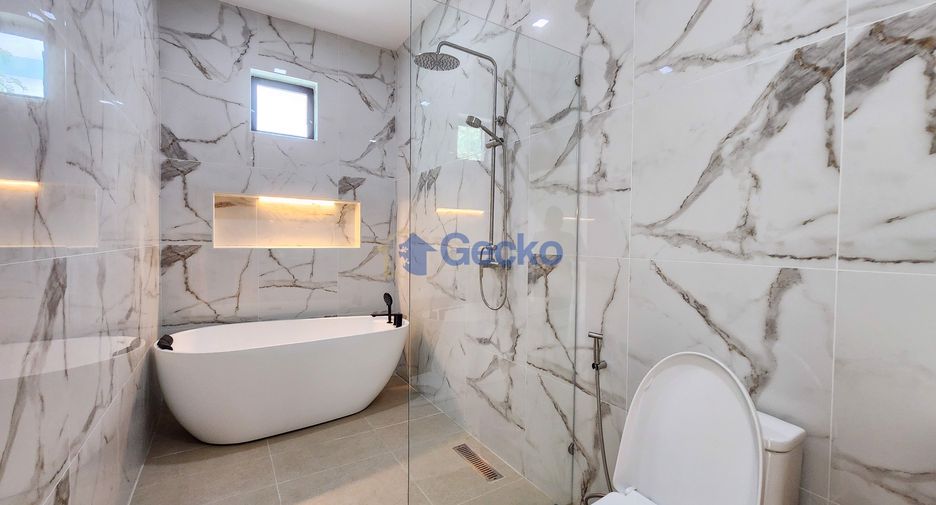 For sale 4 bedrooms house in Bang Lamung, Chonburi