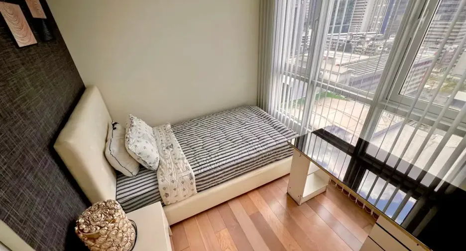 For sale 2 bedrooms condo in Watthana, Bangkok
