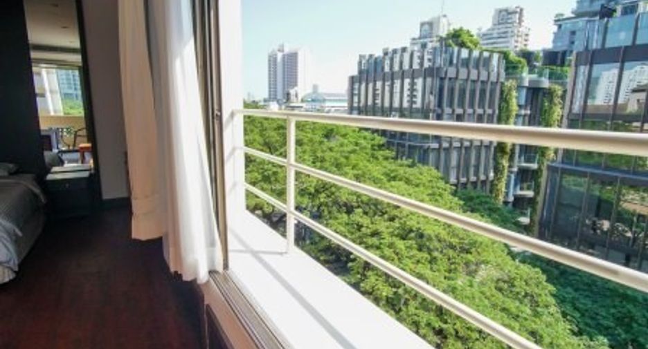 For rent 4 bedrooms condo in Watthana, Bangkok