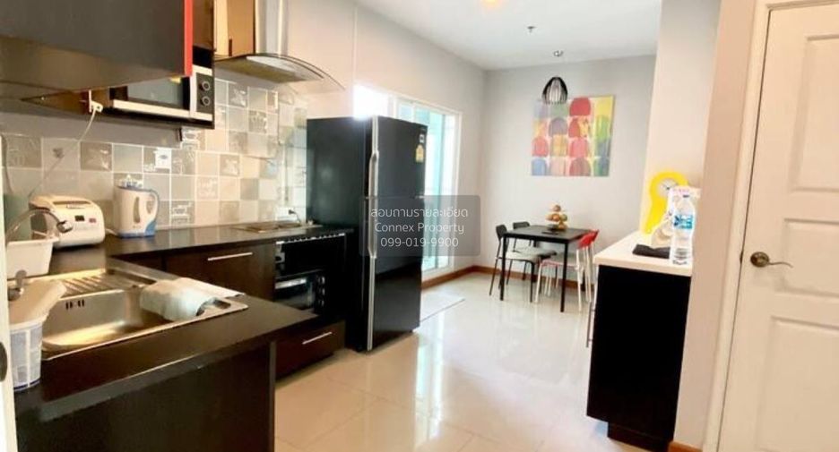 For rent 5 bedrooms condo in Huai Khwang, Bangkok