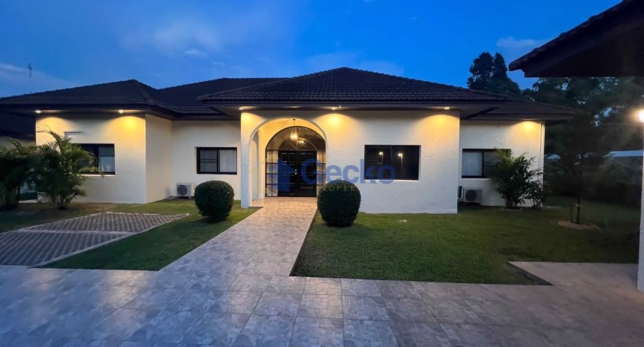 For sale 5 bedrooms house in Bang Lamung, Chonburi