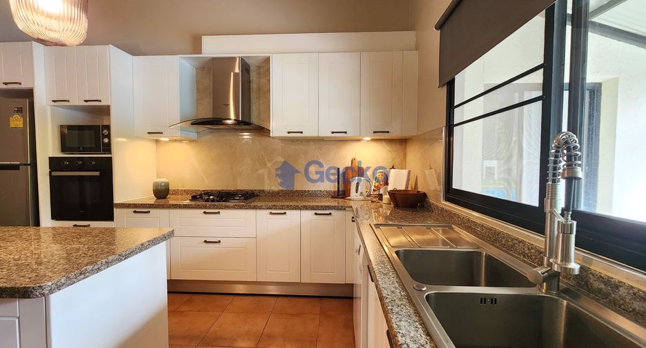 For sale 5 bedrooms house in Bang Lamung, Chonburi