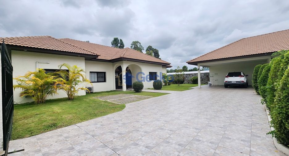 For sale 5 bedrooms house in Bang Lamung, Chonburi