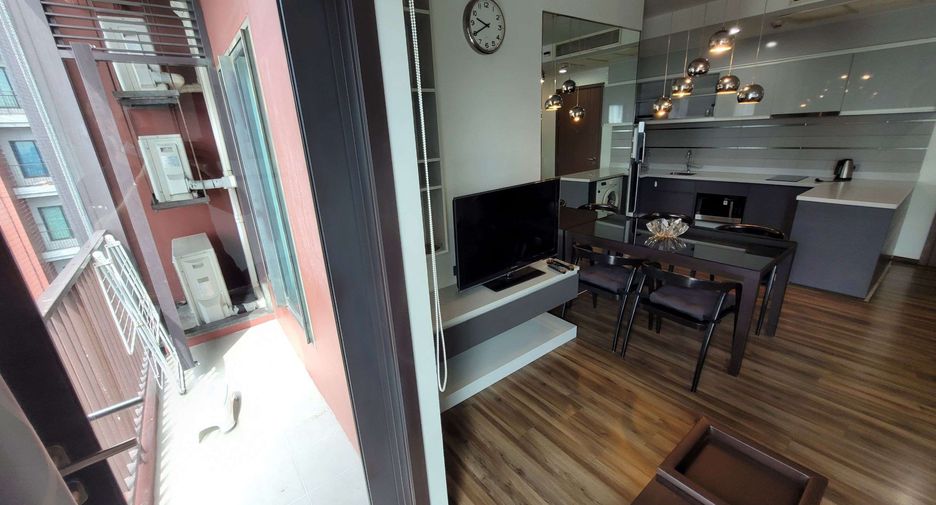 For rent 2 bedrooms condo in Khlong Toei, Bangkok