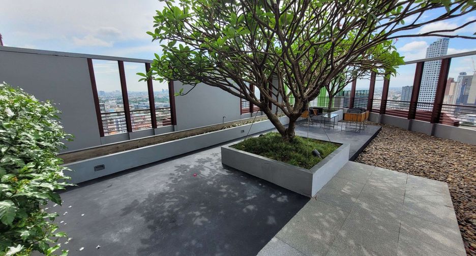 For rent 2 bedrooms condo in Khlong Toei, Bangkok