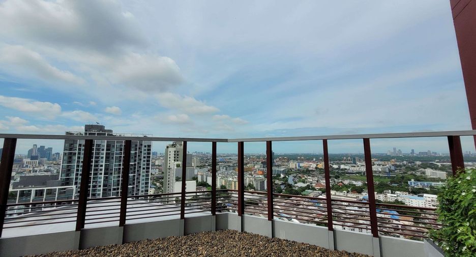For rent 2 bedrooms condo in Khlong Toei, Bangkok