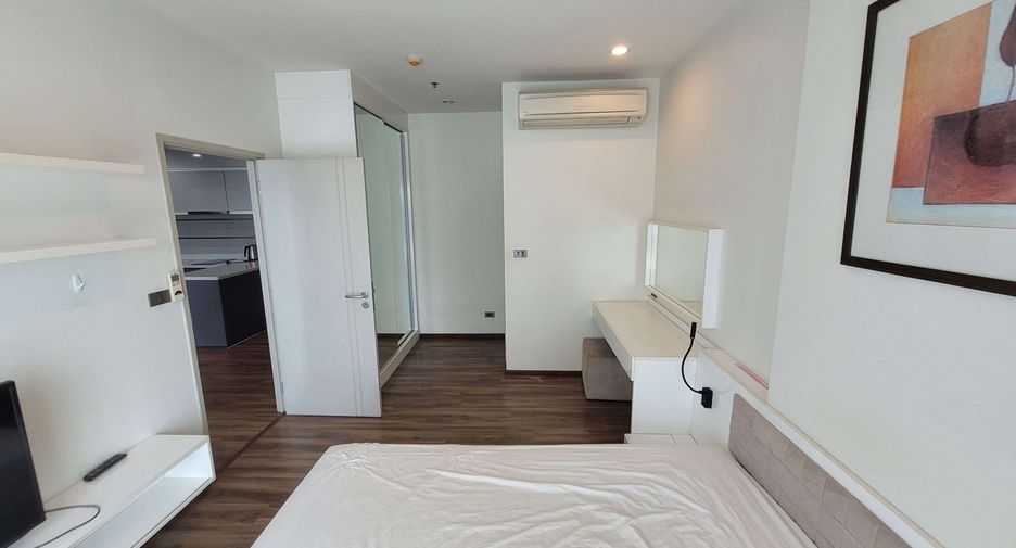 For rent 2 bedrooms condo in Khlong Toei, Bangkok