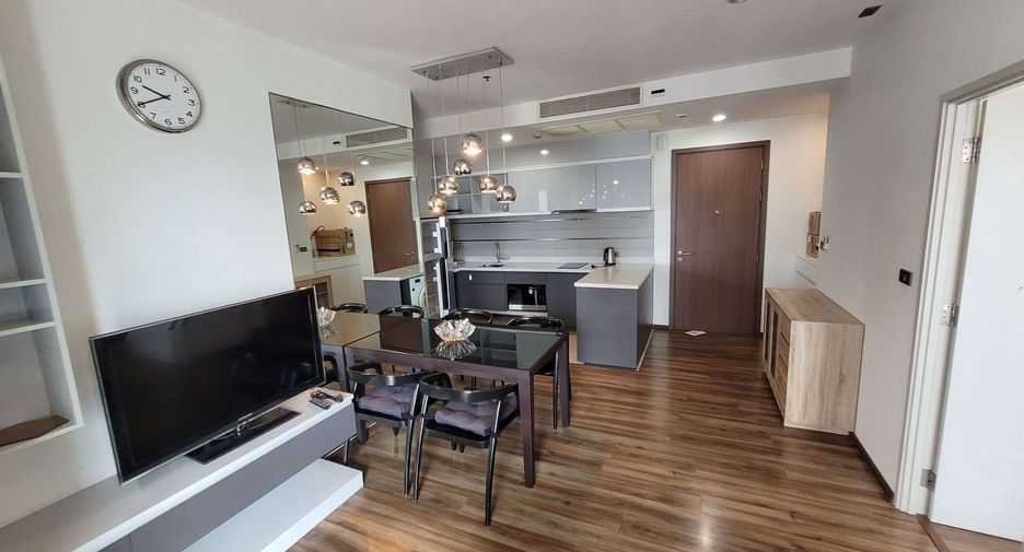 For rent 2 bedrooms condo in Khlong Toei, Bangkok