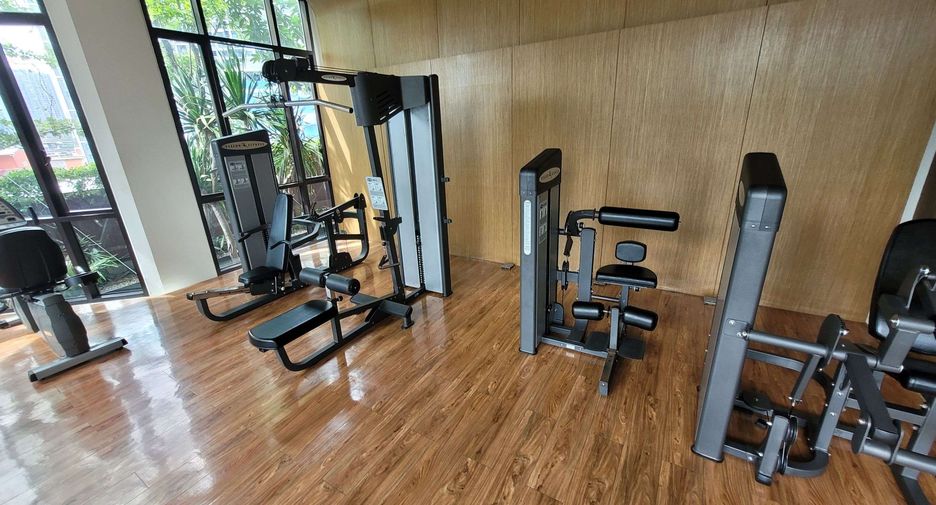 For rent 2 bedrooms condo in Khlong Toei, Bangkok