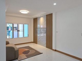 出售 3 卧室 联排别墅 在 Bang Bua Thong, Nonthaburi