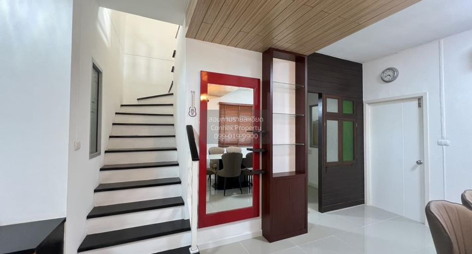 Casa adosada en venta de 4 habitaciones en Khlong Luang, Pathum Thani