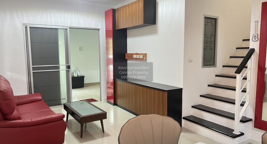 Casa adosada en venta de 4 habitaciones en Khlong Luang, Pathum Thani