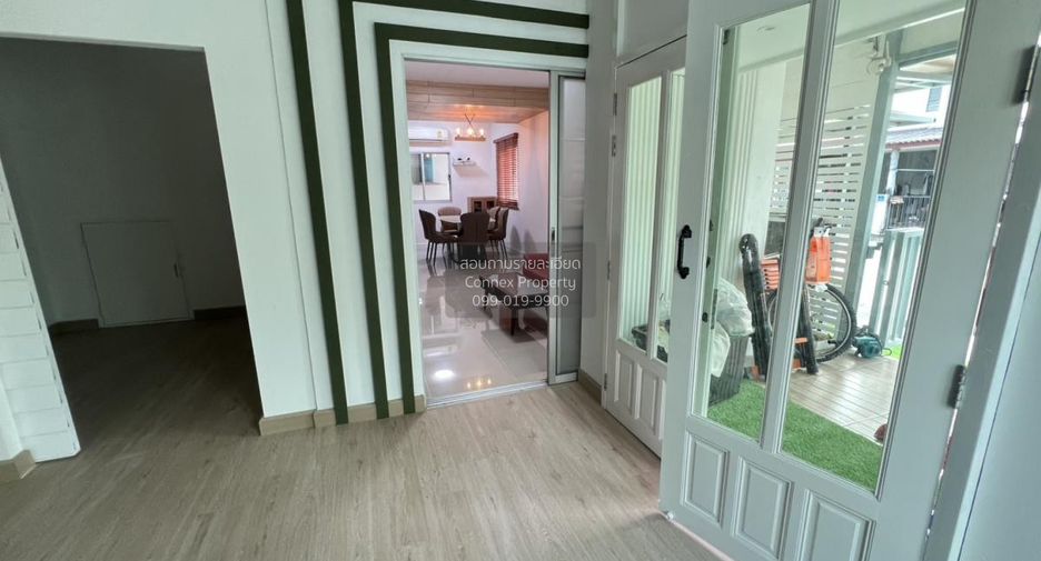 Casa adosada en venta de 4 habitaciones en Khlong Luang, Pathum Thani