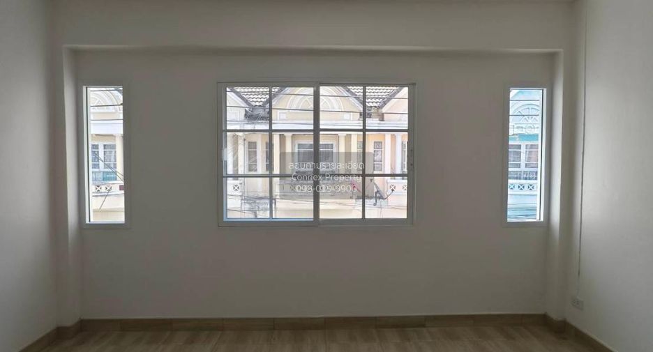 For sale 2 bedrooms townhouse in Mueang Pathum Thani, Pathum Thani