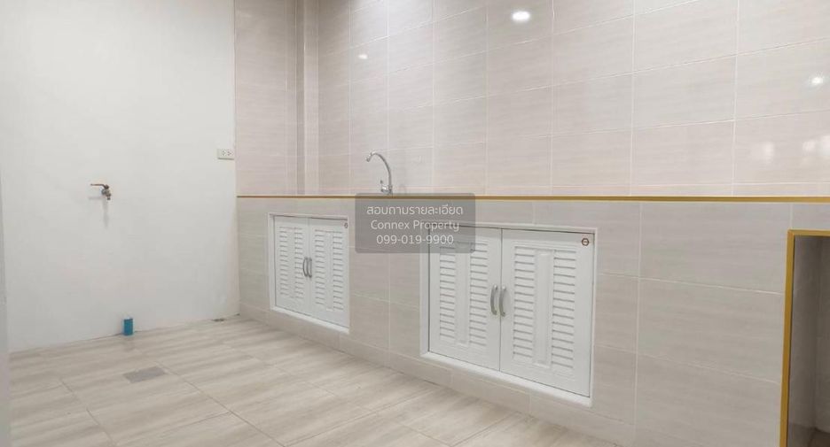 For sale 2 bedrooms townhouse in Mueang Pathum Thani, Pathum Thani
