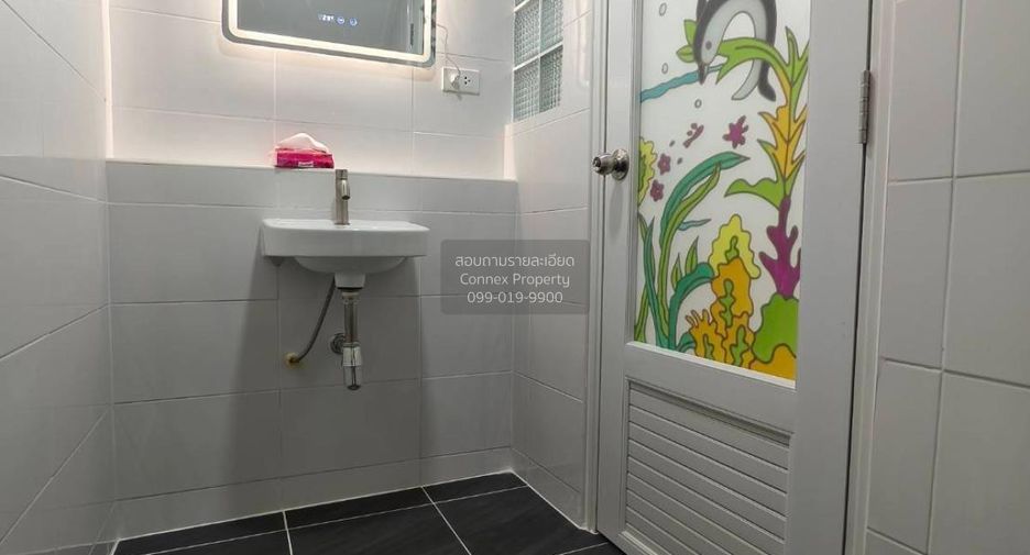 For sale 2 bedrooms townhouse in Mueang Pathum Thani, Pathum Thani