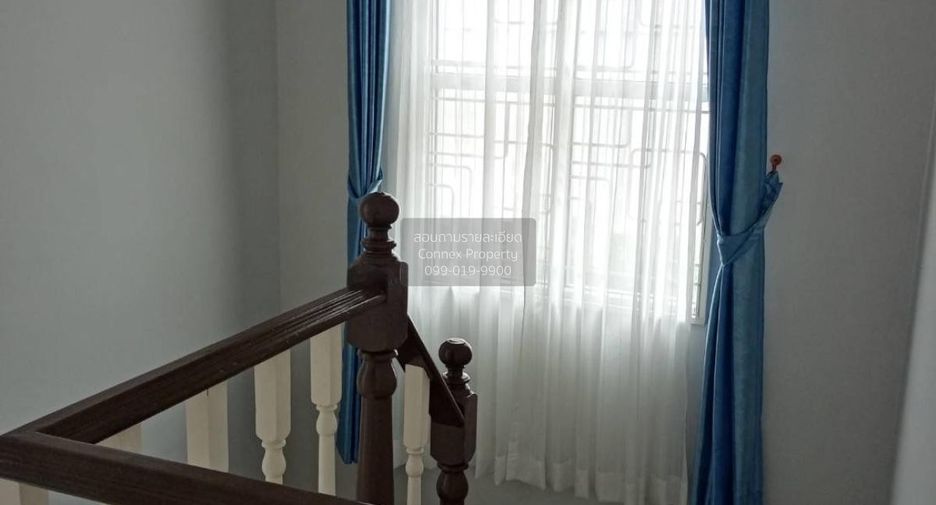 Casa adosada en venta de 3 habitaciones en Bang Phli, Samut Prakan