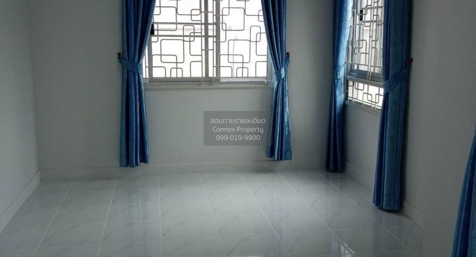 Casa adosada en venta de 3 habitaciones en Bang Phli, Samut Prakan