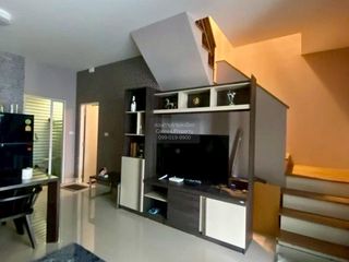 For sale 3 bedrooms townhouse in Saphan Sung, Bangkok