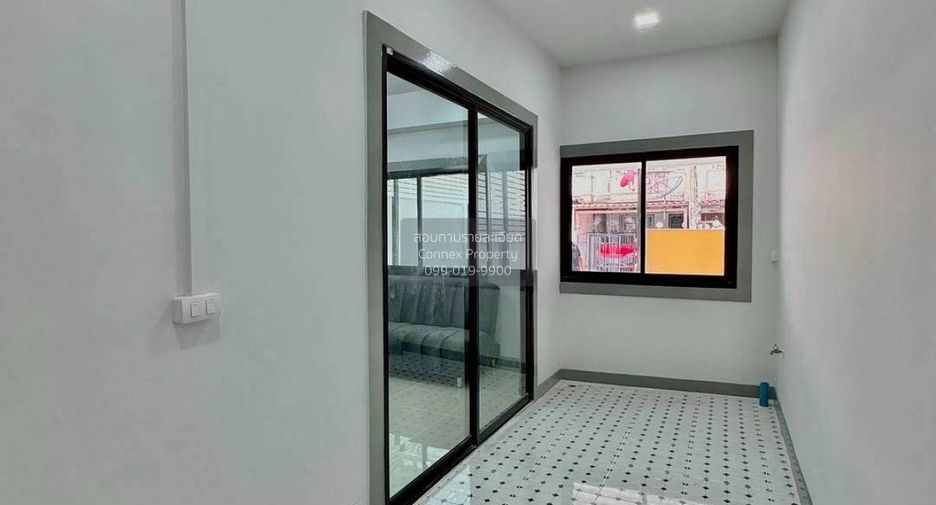 For sale 3 bedrooms townhouse in Pak Kret, Nonthaburi