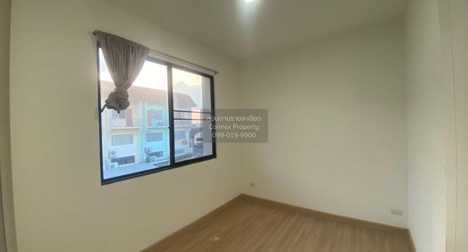 Casa adosada en venta de 3 habitaciones en Khan Na Yao, Bangkok