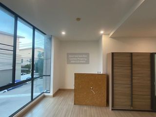 For sale 3 bedrooms townhouse in Khan Na Yao, Bangkok