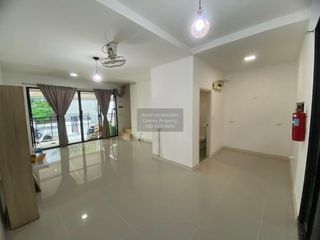 For sale 3 bedrooms townhouse in Khan Na Yao, Bangkok