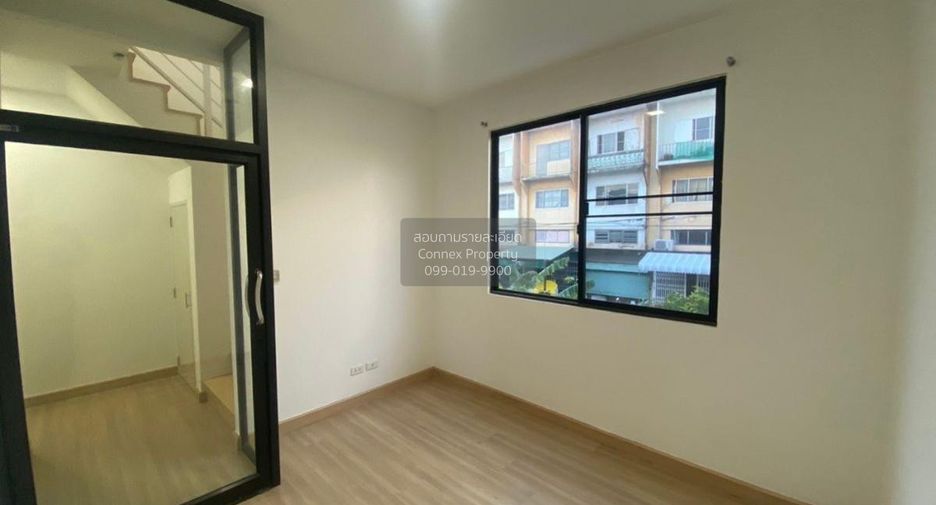 Casa adosada en venta de 3 habitaciones en Khan Na Yao, Bangkok