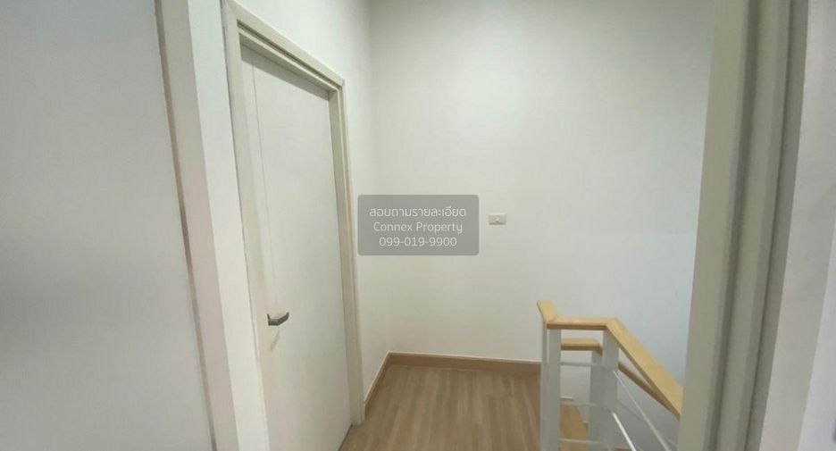 Casa adosada en venta de 3 habitaciones en Khan Na Yao, Bangkok