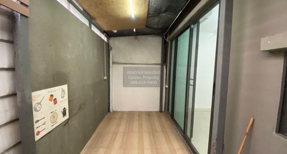 Casa adosada en venta de 3 habitaciones en Khan Na Yao, Bangkok