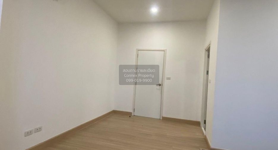 Casa adosada en venta de 3 habitaciones en Khan Na Yao, Bangkok