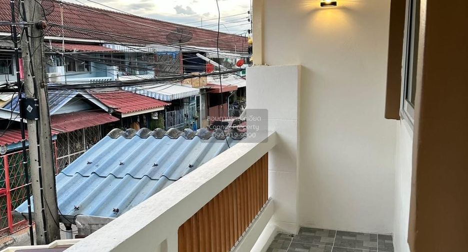 出售 2 卧室 联排别墅 在 Krathum Baen, Samut Sakhon