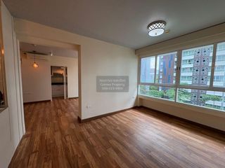 For sale 2 bedrooms condo in Huai Khwang, Bangkok
