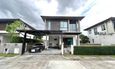For sale 3 bedrooms house in Khlong Sam Wa, Bangkok