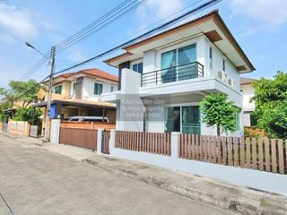 出售 3 卧室 独立屋 在 Mueang Pathum Thani, Pathum Thani