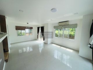 出售 3 卧室 独立屋 在 Mueang Pathum Thani, Pathum Thani