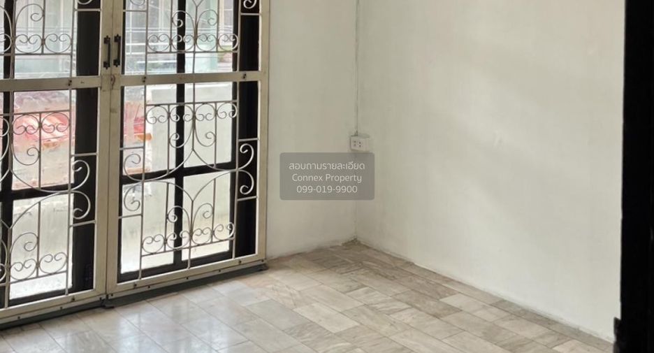 For sale 3 bedrooms townhouse in Thanyaburi, Pathum Thani