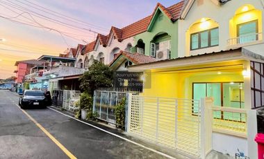 Reihenhaus zum Kauf mit 2 Zimmer in Bang Bua Thong, Nonthaburi