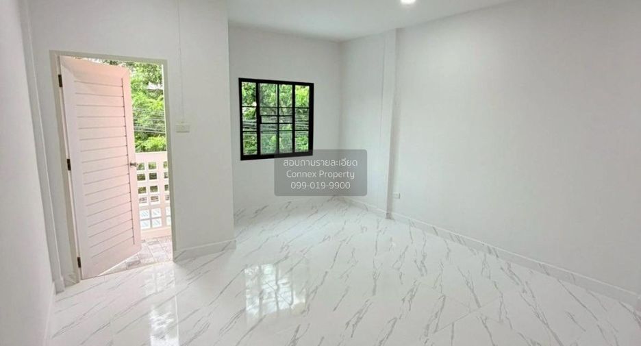 For sale 2 bedrooms townhouse in Khlong Sam Wa, Bangkok