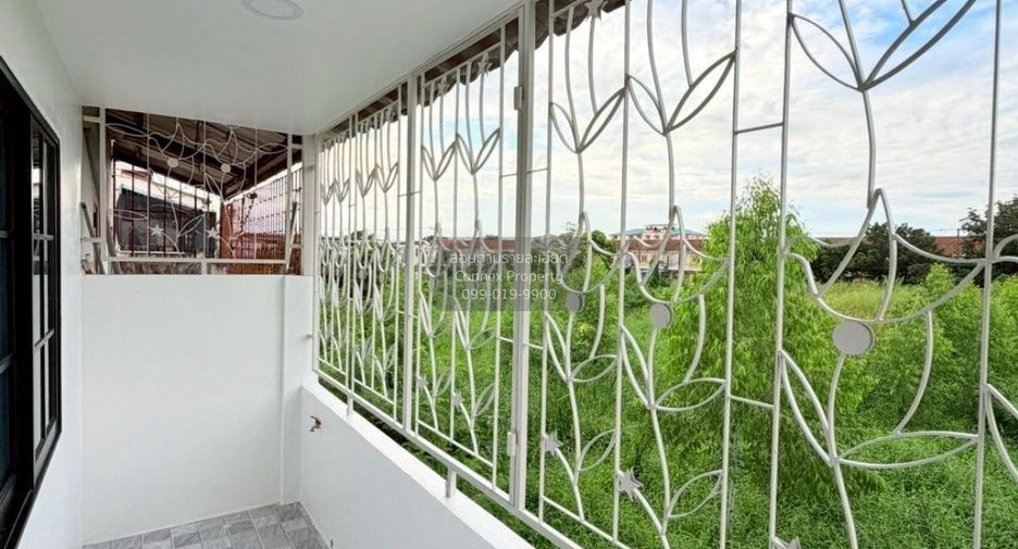 For sale 2 bedrooms townhouse in Khlong Sam Wa, Bangkok