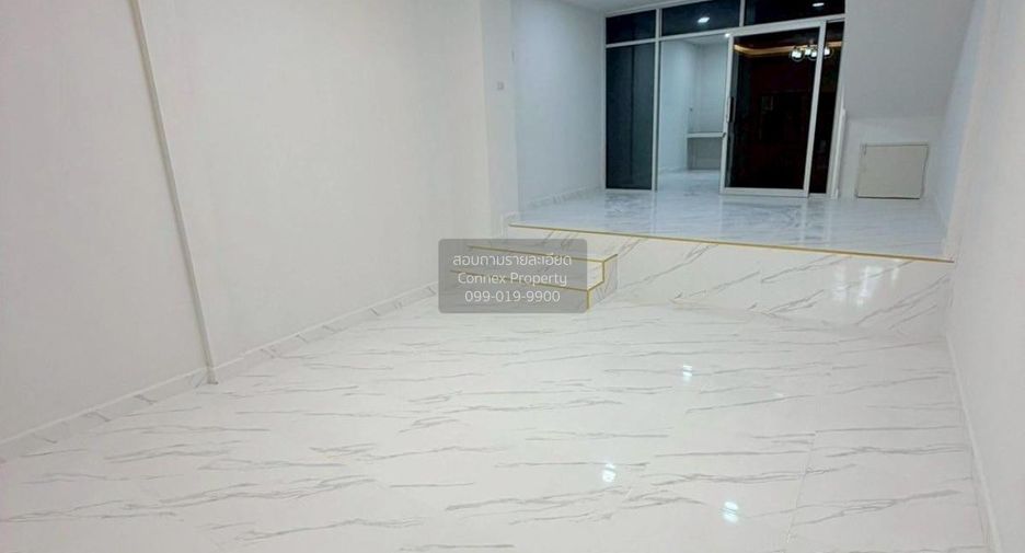 For sale 2 bedrooms townhouse in Khlong Sam Wa, Bangkok