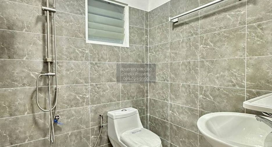 For sale 4 bedrooms townhouse in Sai Noi, Nonthaburi