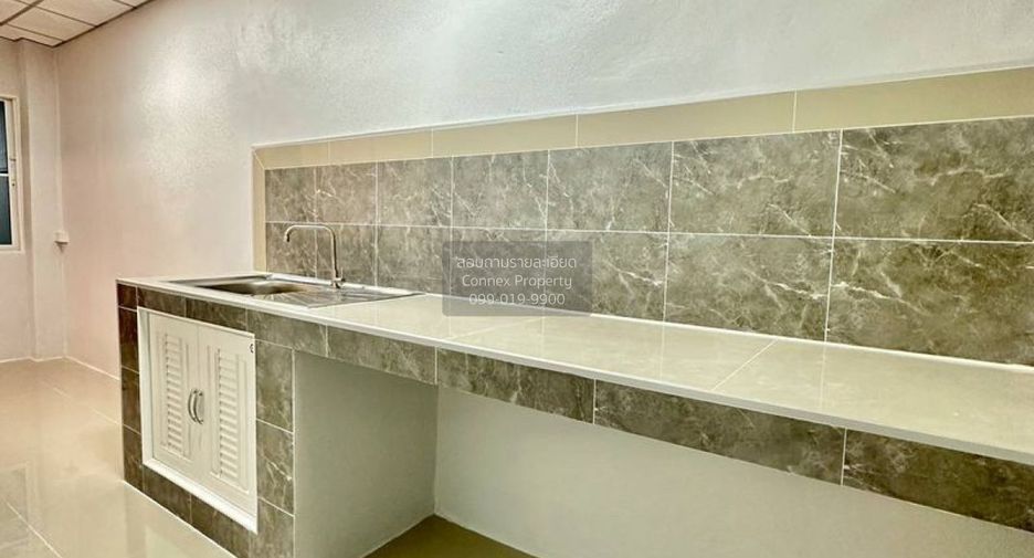 For sale 4 bedrooms townhouse in Sai Noi, Nonthaburi