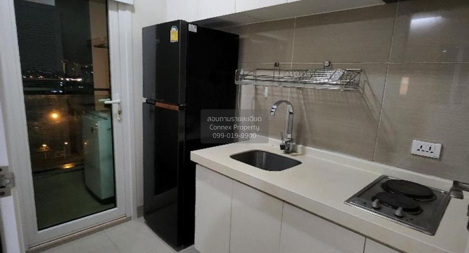 For rent 2 bedrooms condo in Huai Khwang, Bangkok