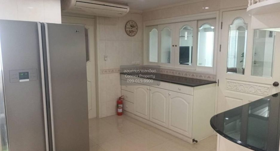 For rent 3 bedrooms condo in Watthana, Bangkok