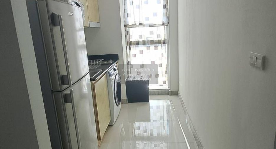 For rent 2 bedrooms condo in Phra Khanong, Bangkok