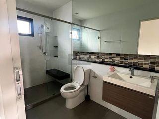 出租 4 卧室 独立屋 在 Bang Phli, Samut Prakan